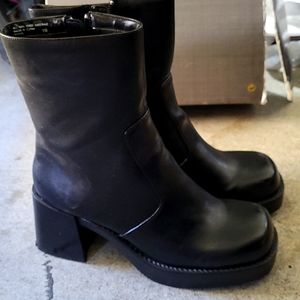 Ellemeno Black Boots size 8